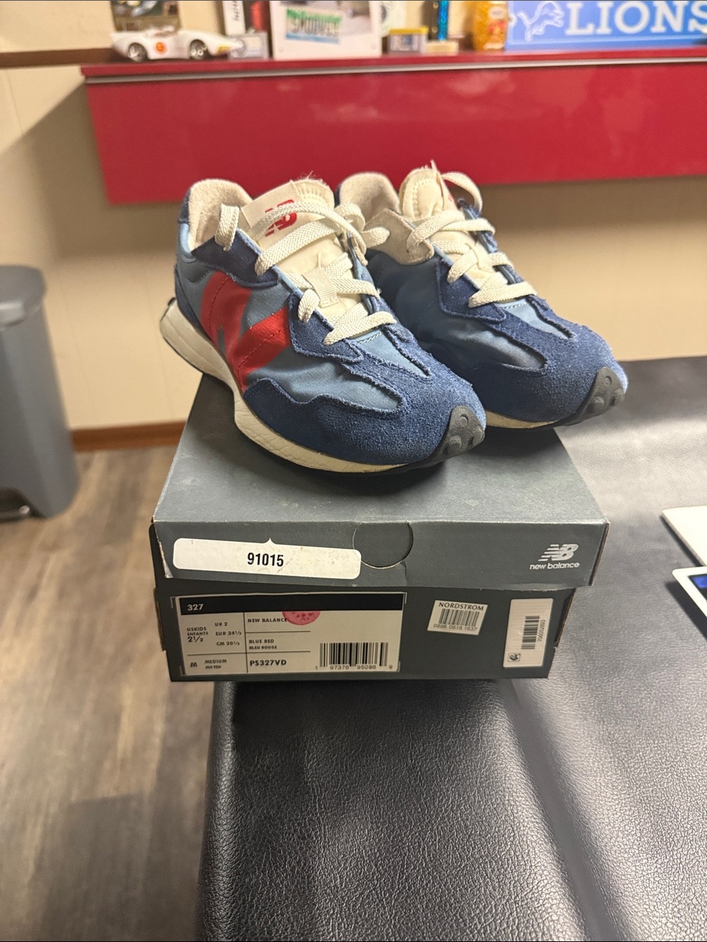 New Balance Kids Navy and Red Low-Top Sneakers